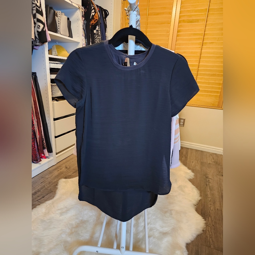 Rachel Roy black crepe tee. Size XS.